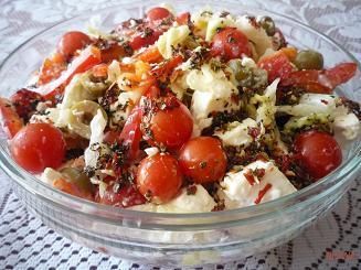 Przepis  sałatka z fetą i pomidorkami przepis