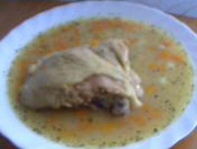 Zupa fasolowa na kawałku kurczaka