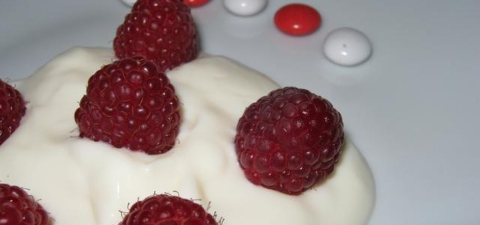 Maliny na kołderce z jogurtu. (autor: anula250)