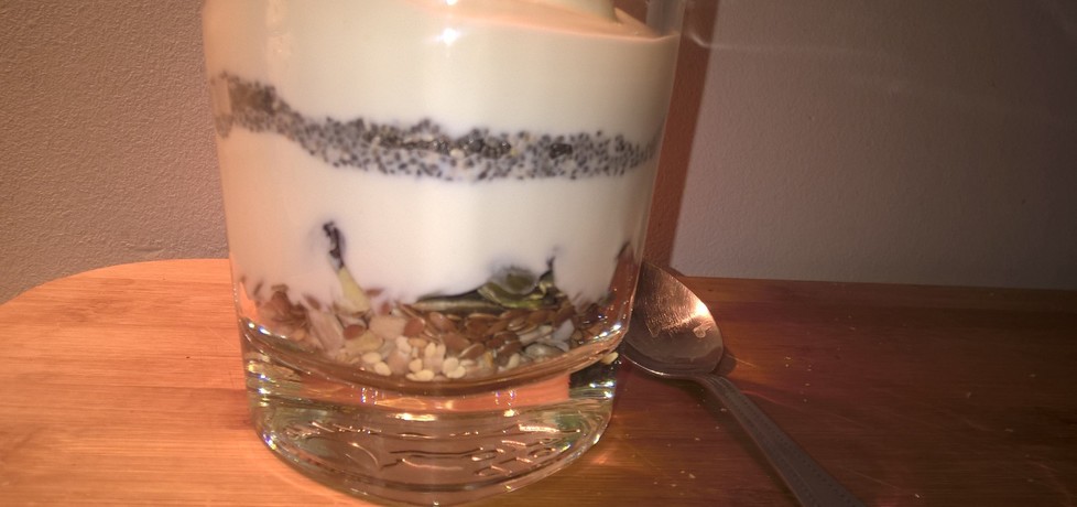 Wieloziarnisty jogurt (autor: kikiriki)