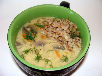 Pieczarkowa zupa na mleku z kaszą gryczaną