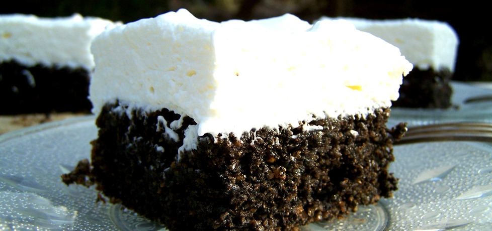 Ciasto sezamowo migdałowe z jogurtową bitą śmietaną (autor ...