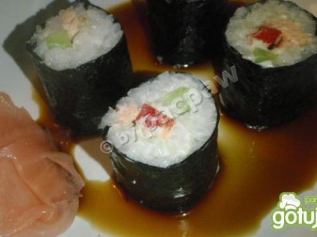 Przepis  sushi z pieczonym łososiem, papryką przepis