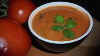 Zupa pomidorowa z sosem sojowym