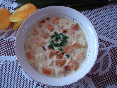 Pikantna zupa serowa z grzankami