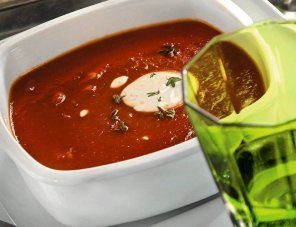 Zupa pomidorowa z wódką  prosty przepis i składniki