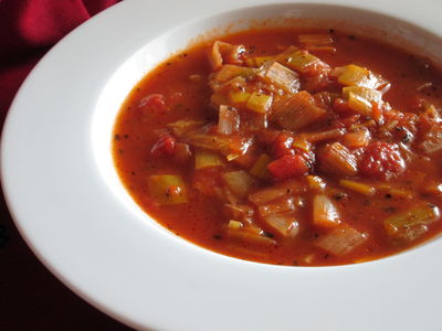 Wegetariańska zupa pomidorowo