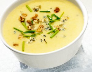 Zupa z orzechów włoskich  prosty przepis i składniki