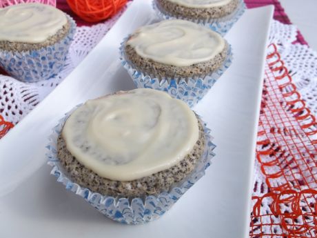 Przepis  makowe muffiny z białą czekoladą przepis