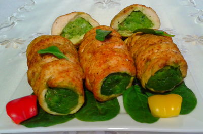 Drobiowe rurki z zielonym serem