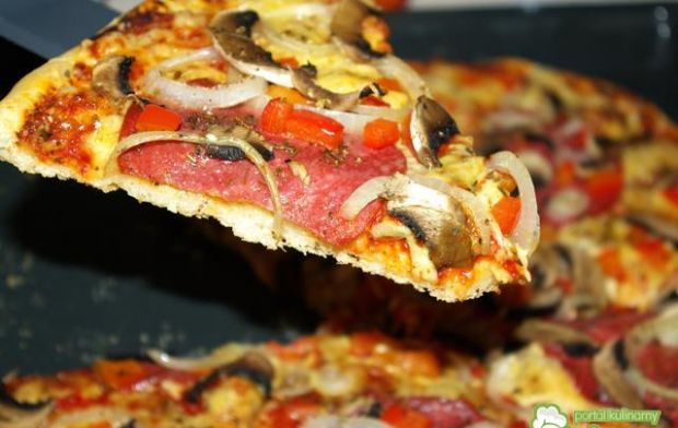 Przepis  pizza z salami przepis