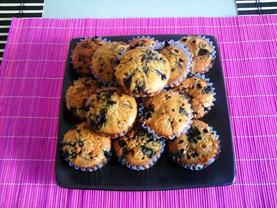 Jagodowe muffinki z białą czekoladą