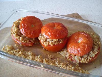 Pomidory nadziewane kaszą gryczaną