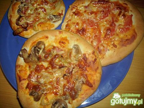 Mini pizze z pieczarkami (pizza)