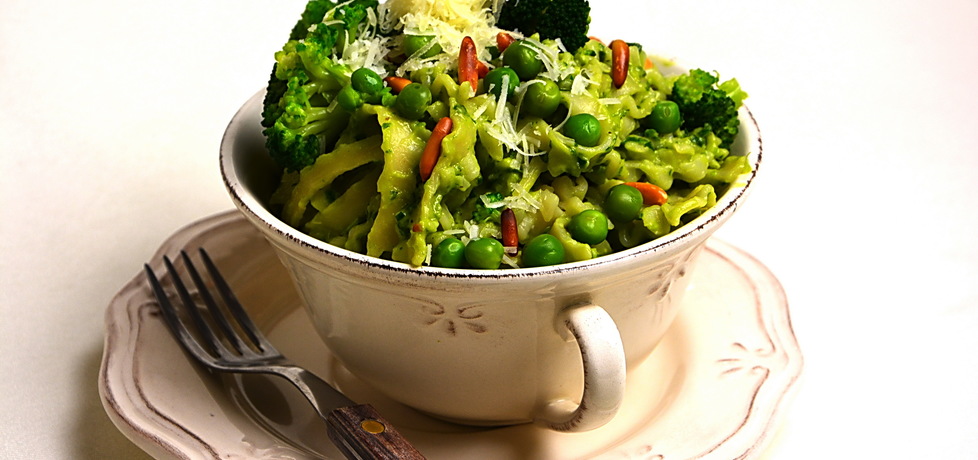 Makaron z warzywami na zielono (autor: rng