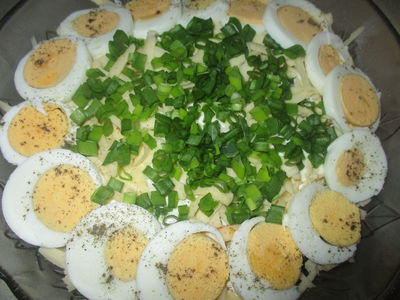 Sałatka z selerem, serem i jajkami