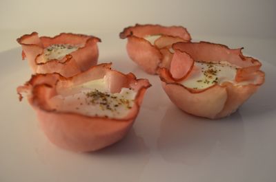 Jajko sadzone w sakiewce z szynki