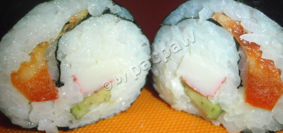 Sushi z paluszkiem krabowym, awokado i papryką (autor: pacpaw ...