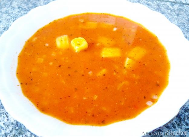 Zupa fasolowa z pomidorami po żydowsku