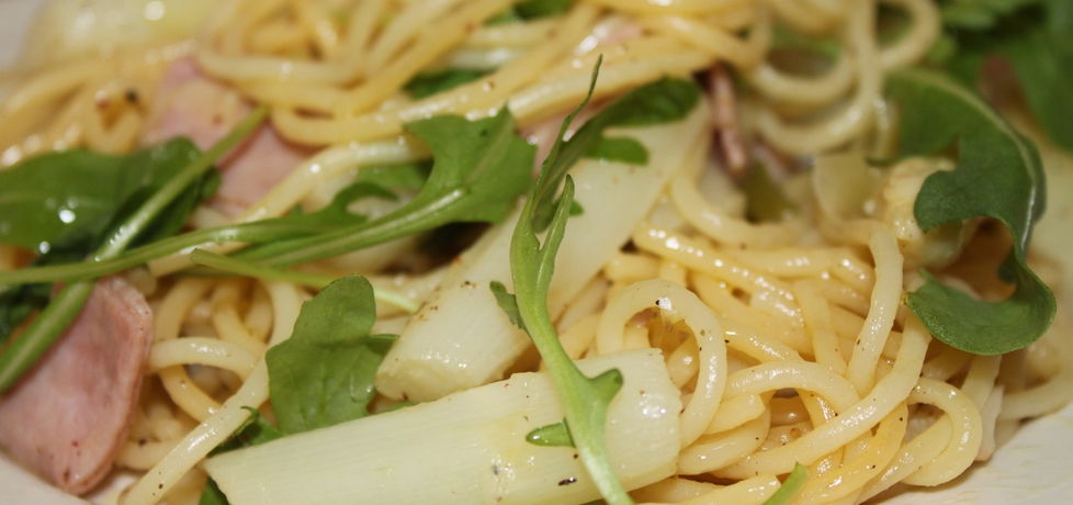 Wiosenne spaghetti z białymi szparagami (autor: ifa ...