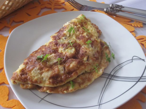 Przepis  omlet z boczkiem, serem i grzankami przepis