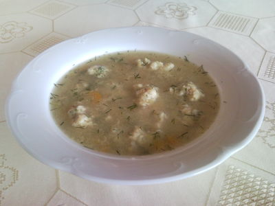 Zupa koperkowa z cebulowymi kluseczkami