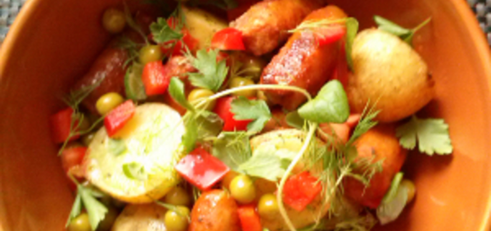 Pieczone ziemniaki z kiełbaskami paprykowymi (autor: wedith1 ...