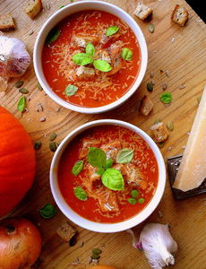 Kremowa zupa z dyni i pomidorów