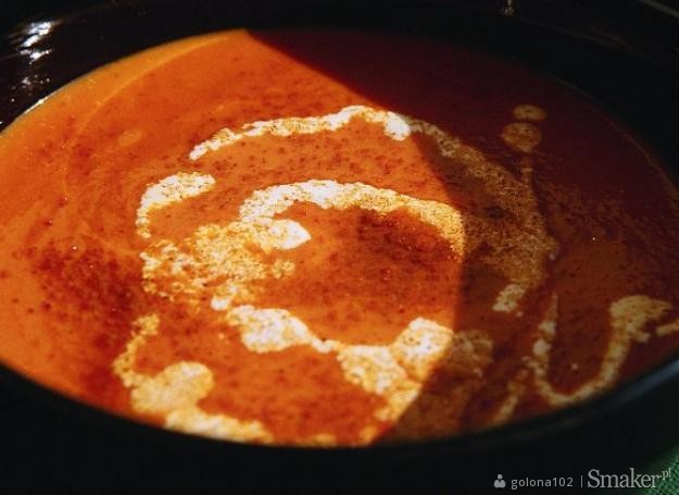 Zupa krem z pieczonej papryki z soczewicą