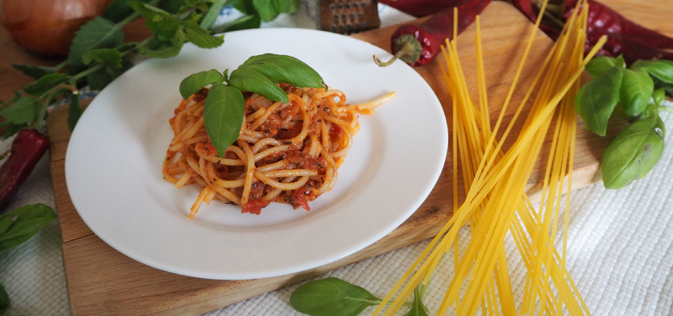 Spaghetti z sosem pomidorowo