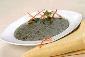 Zupa matembele z pokrzywą i makrelą