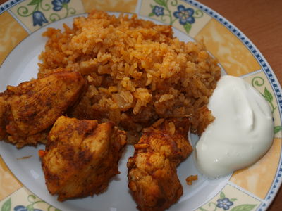 Zapiekanka z kurczakiem i ryżem na ostro