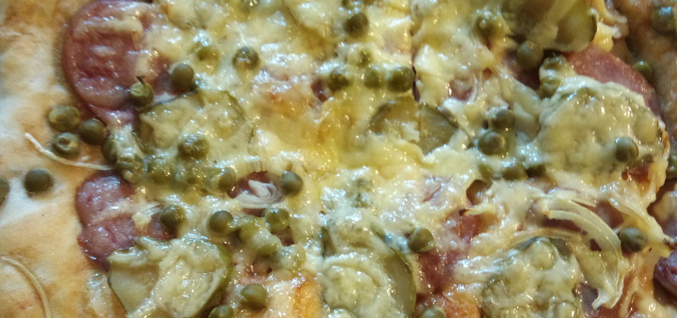 Pizza z kiełbasą i groszkiem (autor: alexm)
