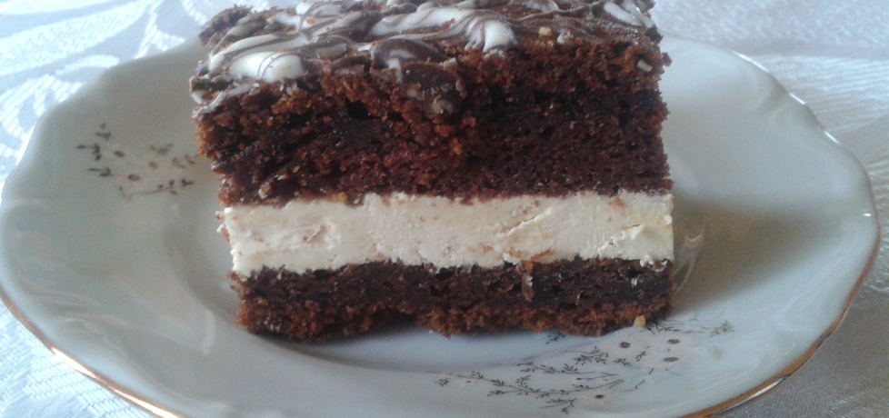 Marchewkowe ciasto czekoladowe z kremem waniliowym (autor ...