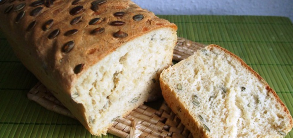 Chleb pszenny z pestkami dyni