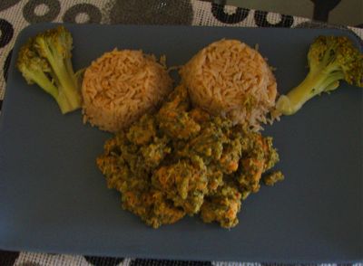 Ryż z kurczakiem w sosie brokułowym