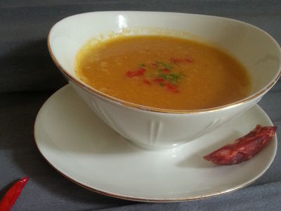 Zupa z batatów i chorizo