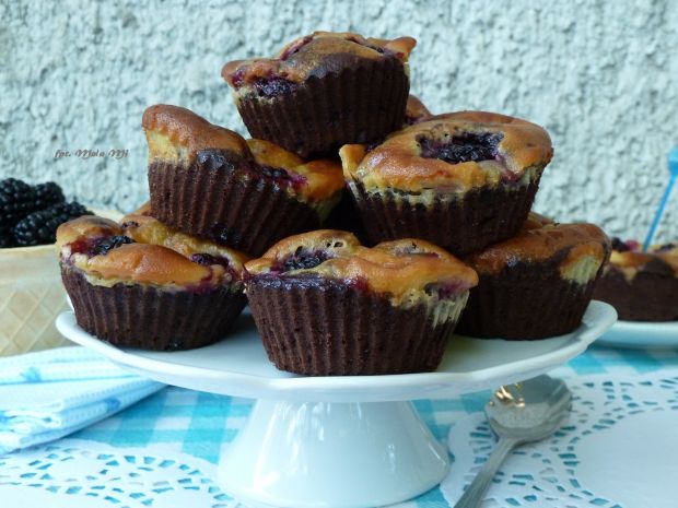 Przepis  muffinko-serniko-brownie z jeżynami przepis