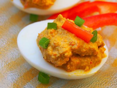Jajka curry z czerwoną papryką