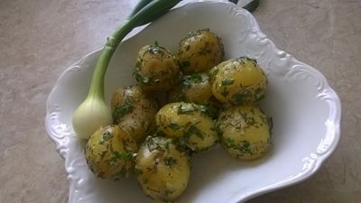Ziołowe młode ziemniaki