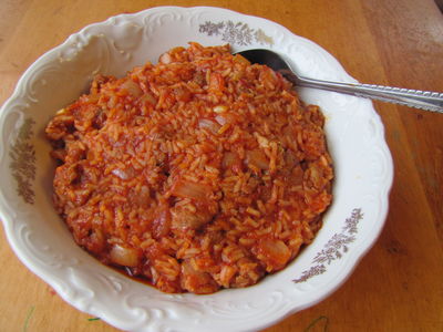 Sałatka z mięsem wieprzowym i ryżem