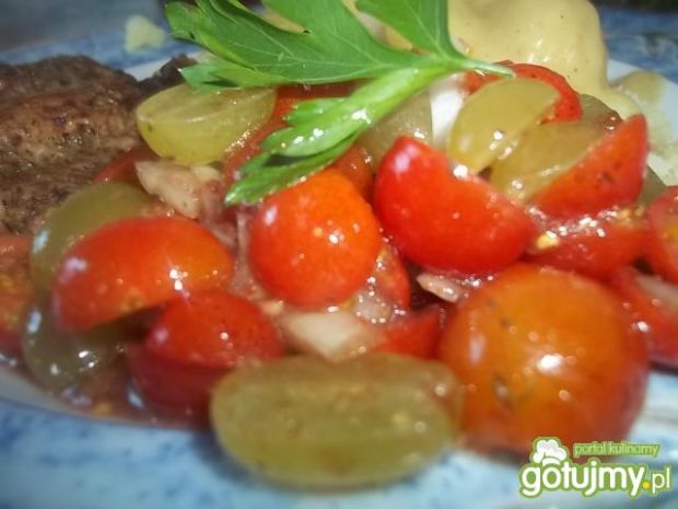 Przepis  sałatka pomidorowo-winogronowa przepis