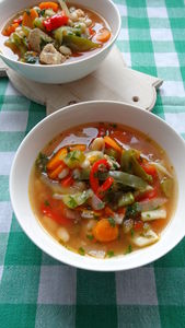 Zupa z białej fasoli i warzyw