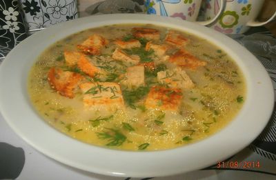 Zupa pieczarkowa z grzankami