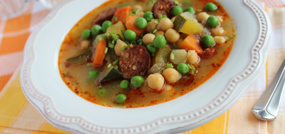Pikantna zupa z ciecierzycą, groszkiem i chorizo (autor: anemon ...
