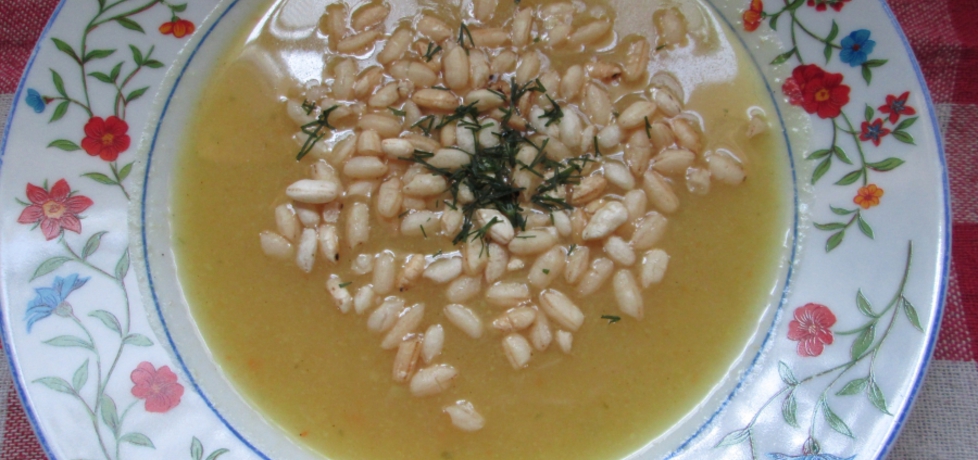 Kremowa zupa jarzynowa z ryżem preparowanym (autor ...