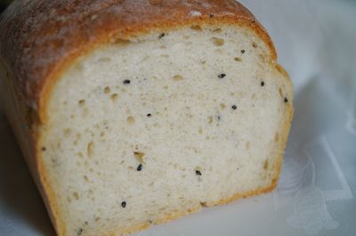Chleb z ricottą i czarnuszką