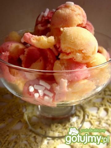 Jogurtowe lody z melonem i truskawkami przepis
