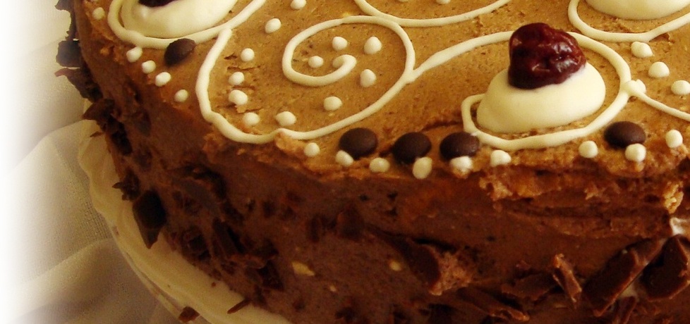 Duży tort czekoladowo-orzechowy (autor: iziona)