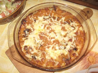 Zapiekanka makaronowa z szynką i serem